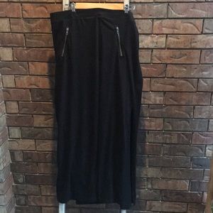 Black forever 21+ maxi skirt!